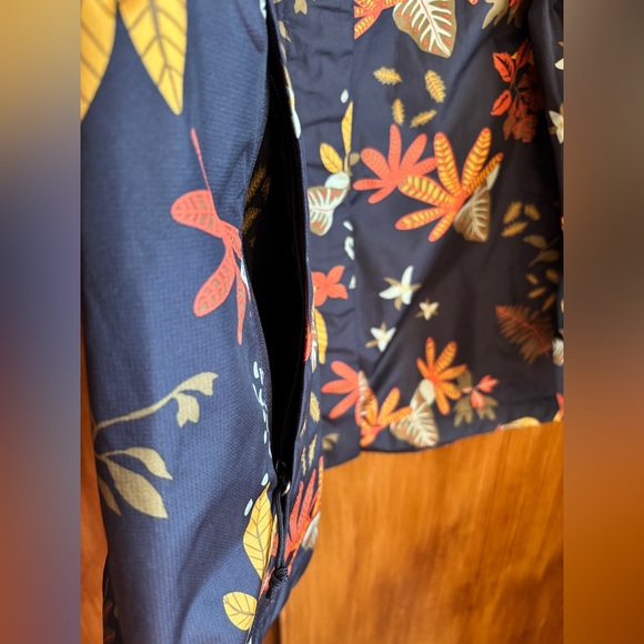 The North Face Venture 2 Waterproof Jacket, Botanical Floral Print | Women’s XXL - Picture 11 of 16